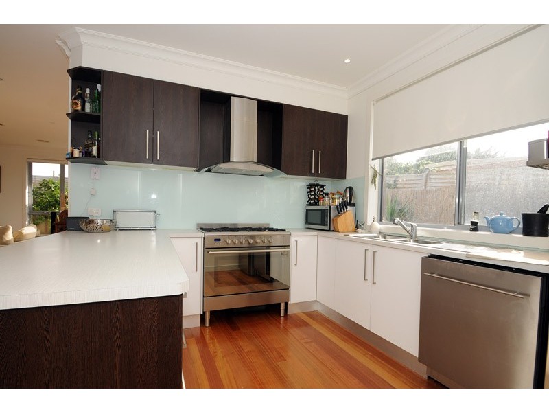 15a Mac Crescent, Parkdale VIC 3195