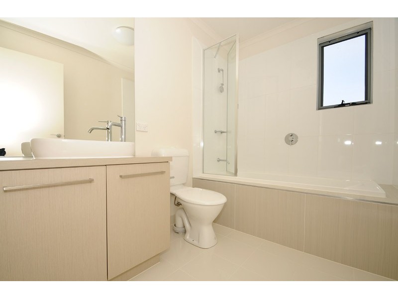 19 Paragon Way, Waterways VIC 3195