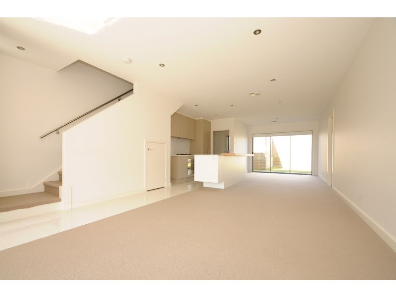 19 Paragon Way, Waterways VIC 3195