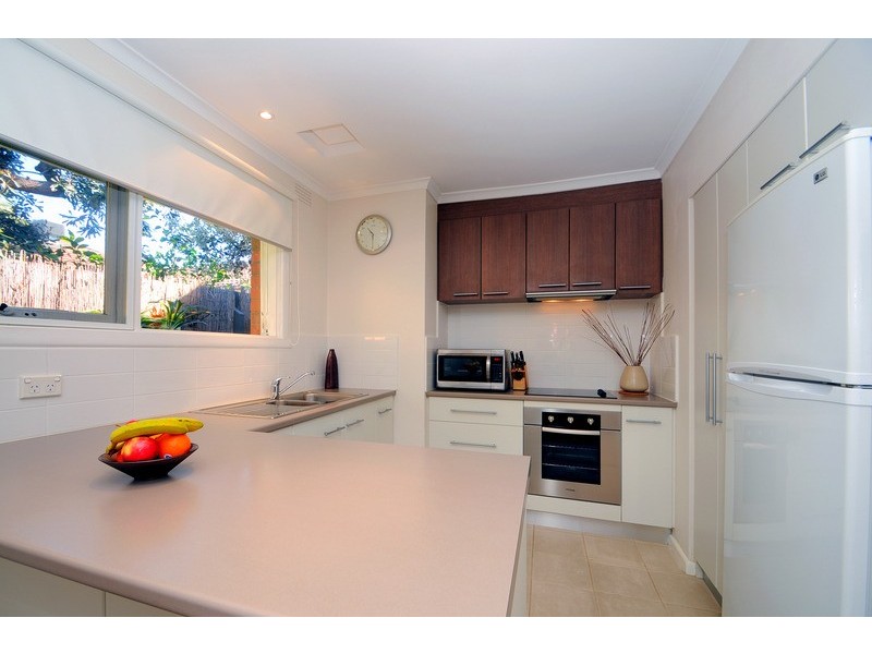 2/11 Florence Street, Mentone VIC 3194