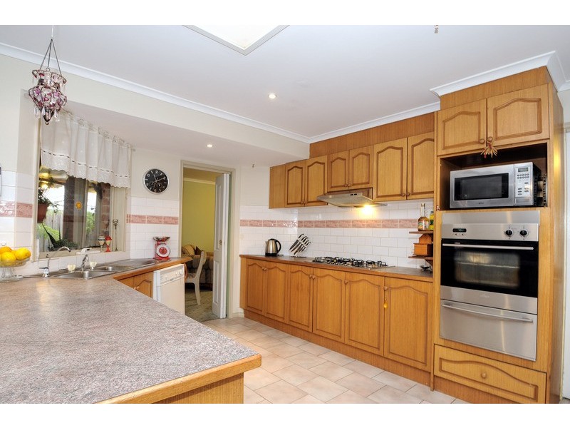 64 Branagan Drive, Aspendale Gardens VIC 3195