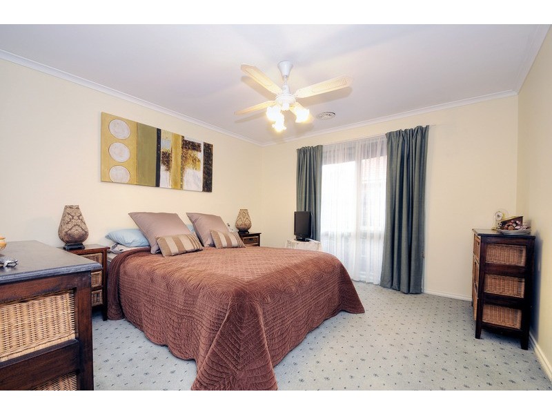 64 Branagan Drive, Aspendale Gardens VIC 3195