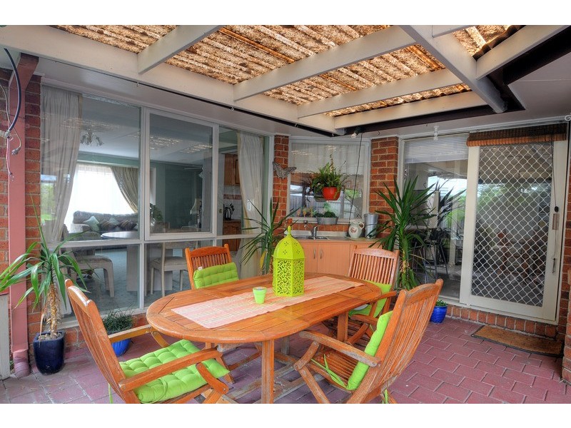 64 Branagan Drive, Aspendale Gardens VIC 3195