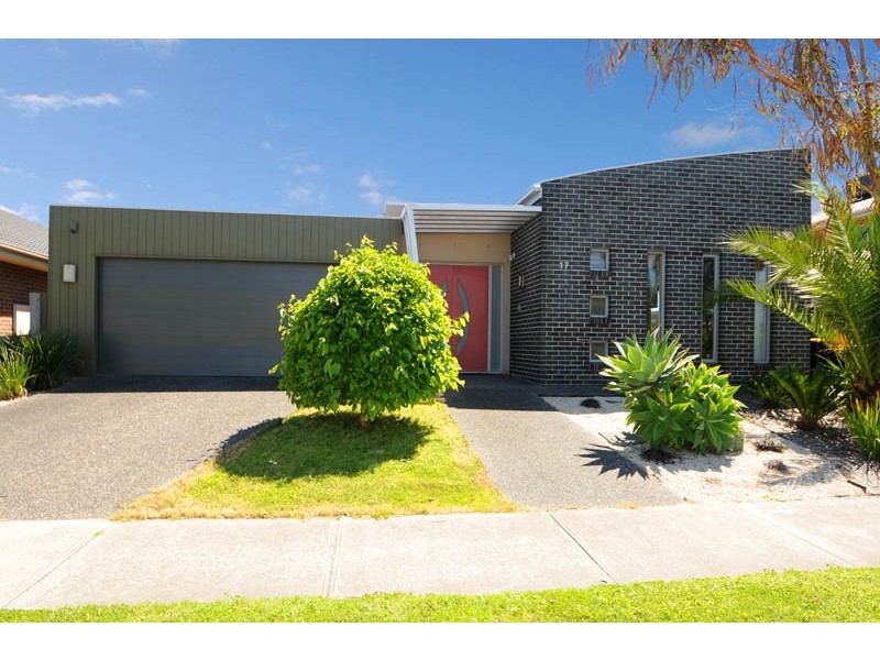 17 Reys Close, Mordialloc VIC 3195