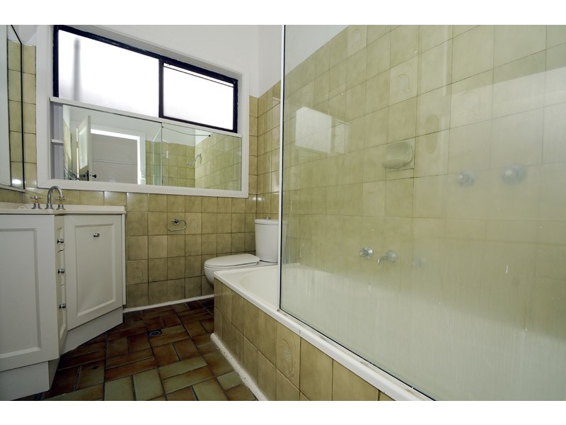24 Nepean Highway, Aspendale VIC 3195