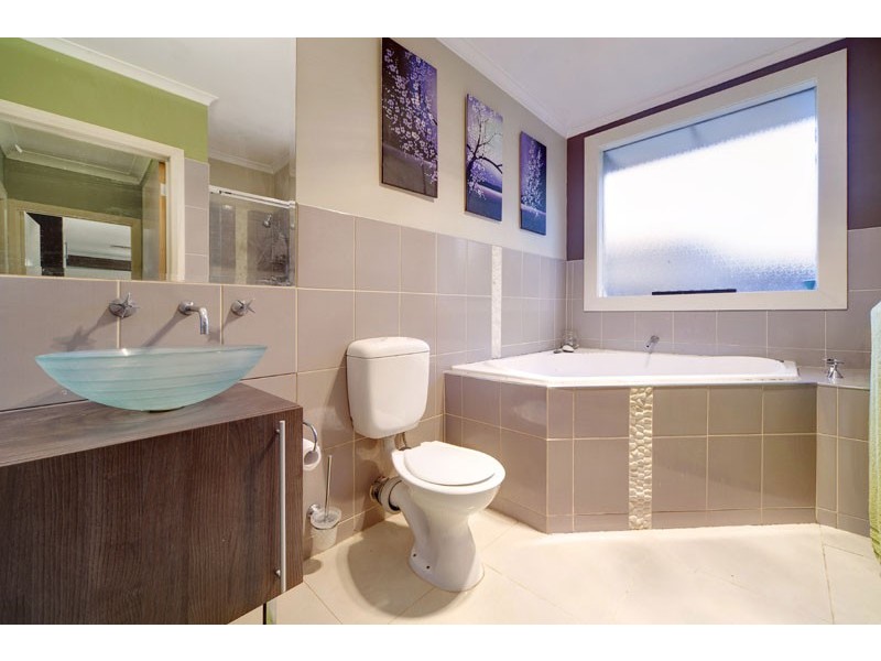 12 Connewarra Ave, Aspendale VIC 3195