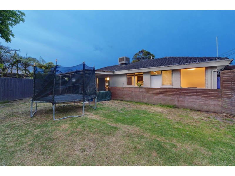 12 Connewarra Ave, Aspendale VIC 3195