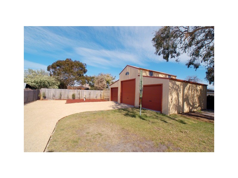 48 Woodbine Grove, Chelsea VIC 3196