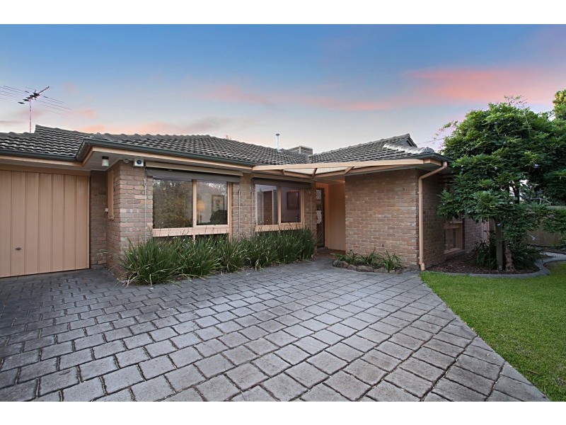 16 Dumfries Road, Keysborough VIC 3173