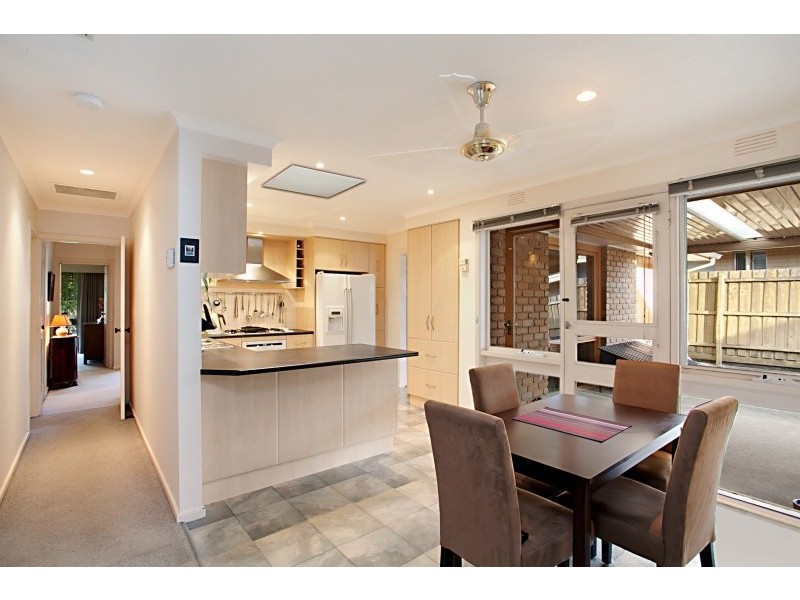 16 Dumfries Road, Keysborough VIC 3173