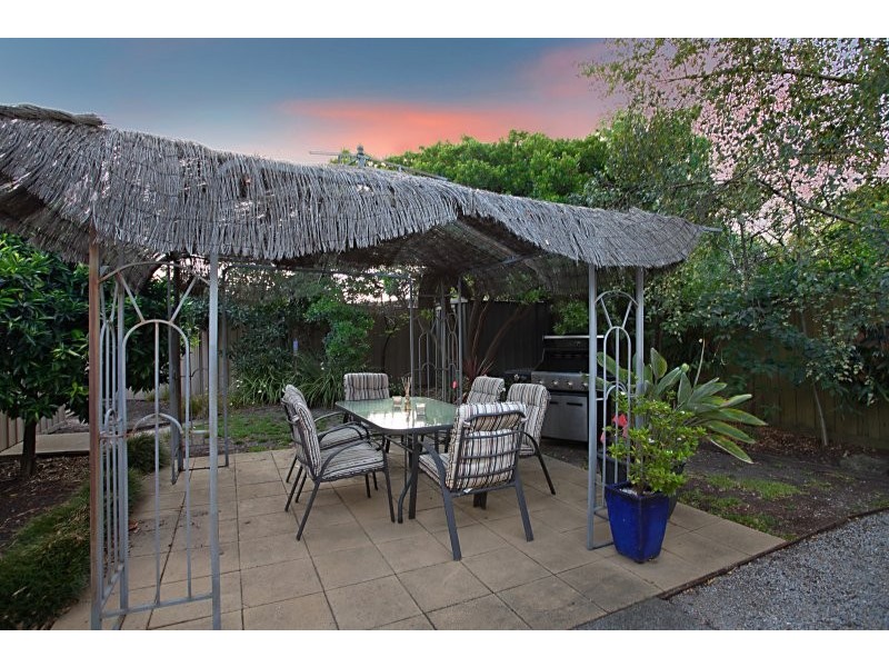 16 Dumfries Road, Keysborough VIC 3173