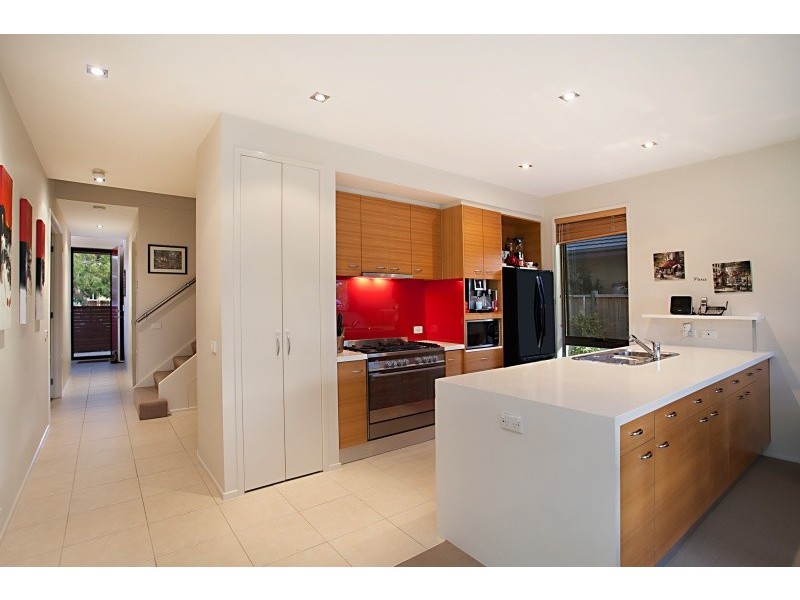 25 Barton Drive, Sandhurst VIC 3977