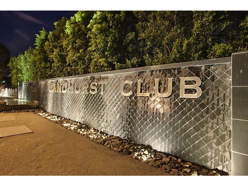 25 Barton Drive, Sandhurst VIC 3977