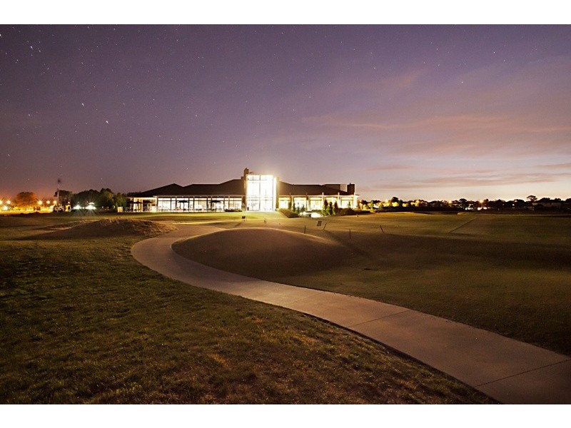 25 Barton Drive, Sandhurst VIC 3977