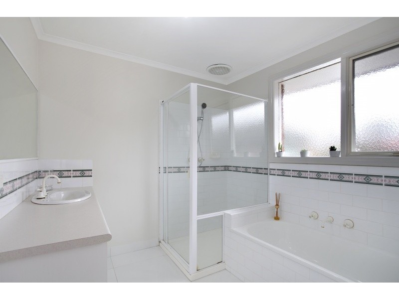 12 Chris Court, Aspendale Gardens VIC 3195