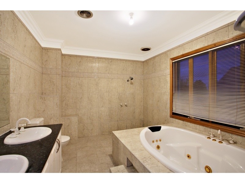 52 Gala Supreme Close, Mordialloc VIC 3195