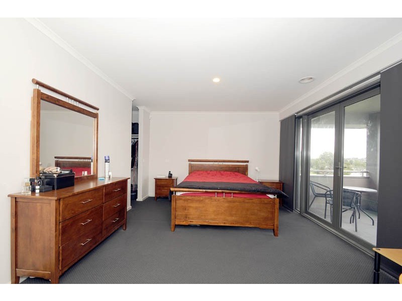 41 Waterside Drive, Waterways VIC 3195