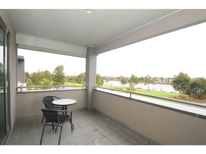 41 Waterside Drive, Waterways VIC 3195