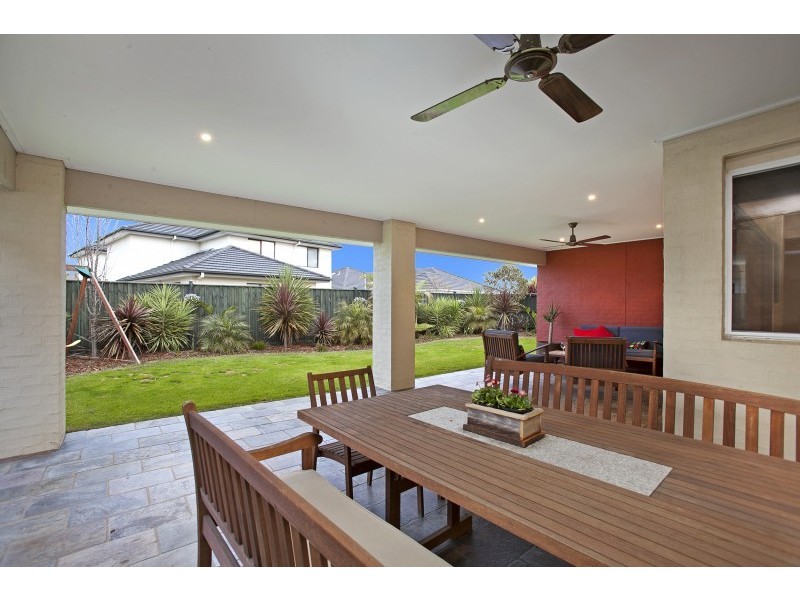 14 Coorong Circle, Waterways VIC 3195