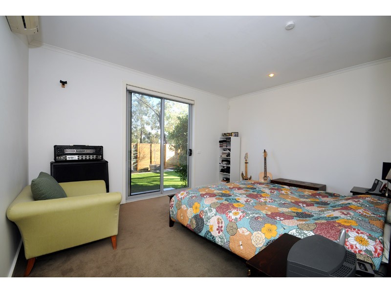 15 Linlithgow Terrace, Waterways VIC 3195
