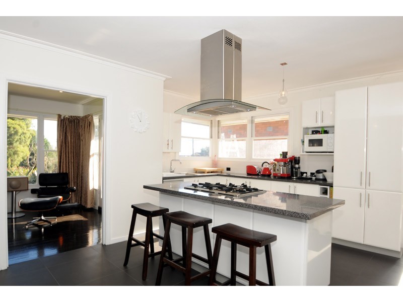 6 Pericoe Street, Frankston VIC 3199