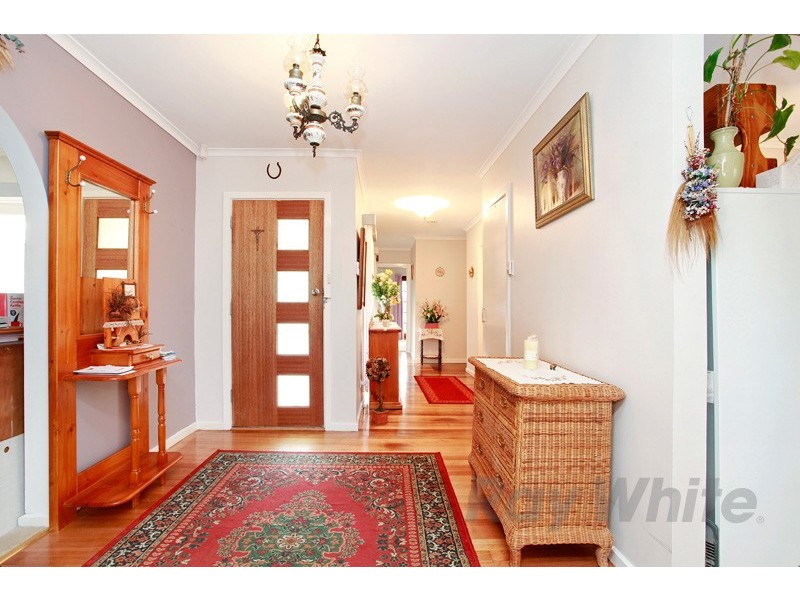 43 Silvertop Crescent, Frankston North VIC 3200