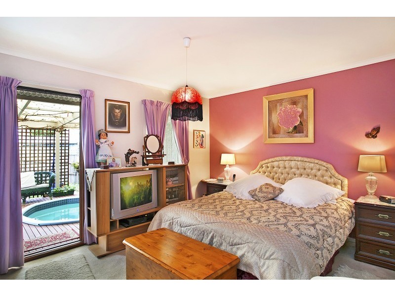 43 Silvertop Crescent, Frankston North VIC 3200