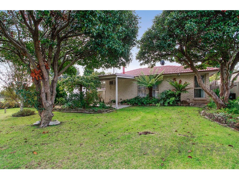 43 Silvertop Crescent, Frankston North VIC 3200