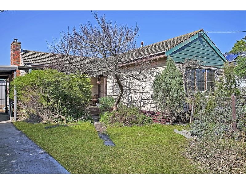 6 Ruvina Street, Aspendale VIC 3195
