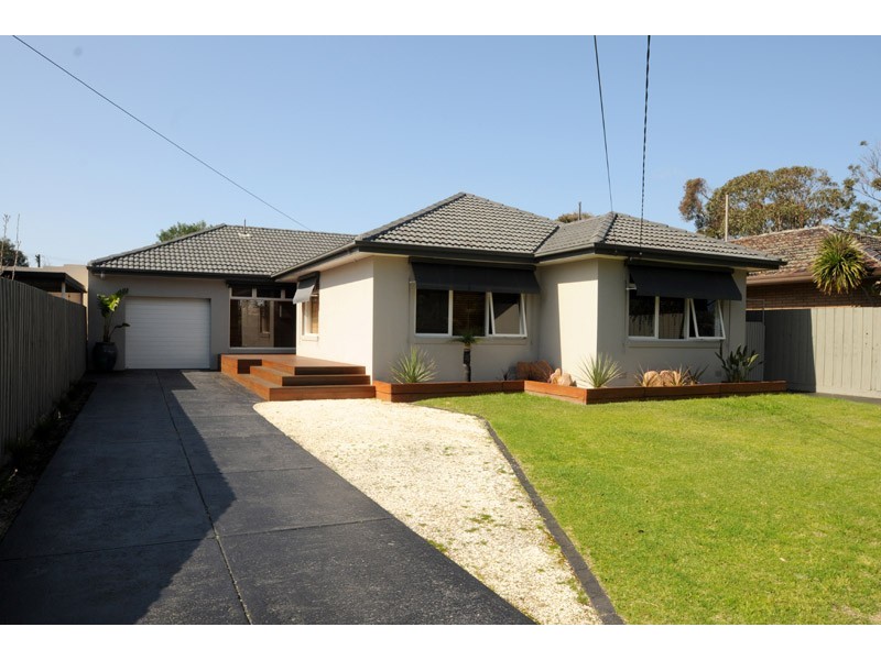 6 Mahoney Crescent, Seaford VIC 3198