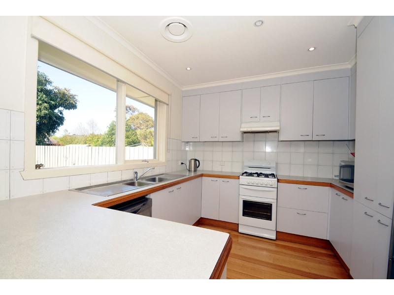 6 Mahoney Crescent, Seaford VIC 3198