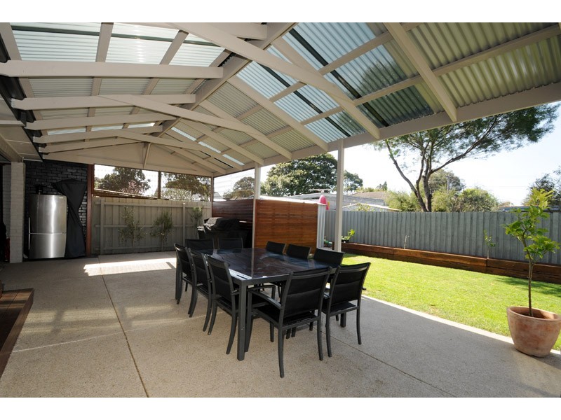 6 Mahoney Crescent, Seaford VIC 3198