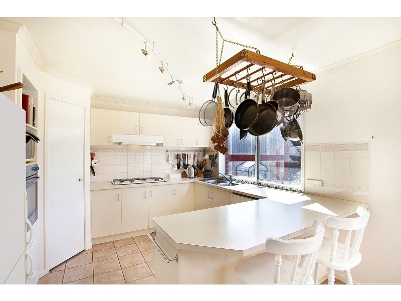 63 Kearney Drive, Aspendale Gardens VIC 3195