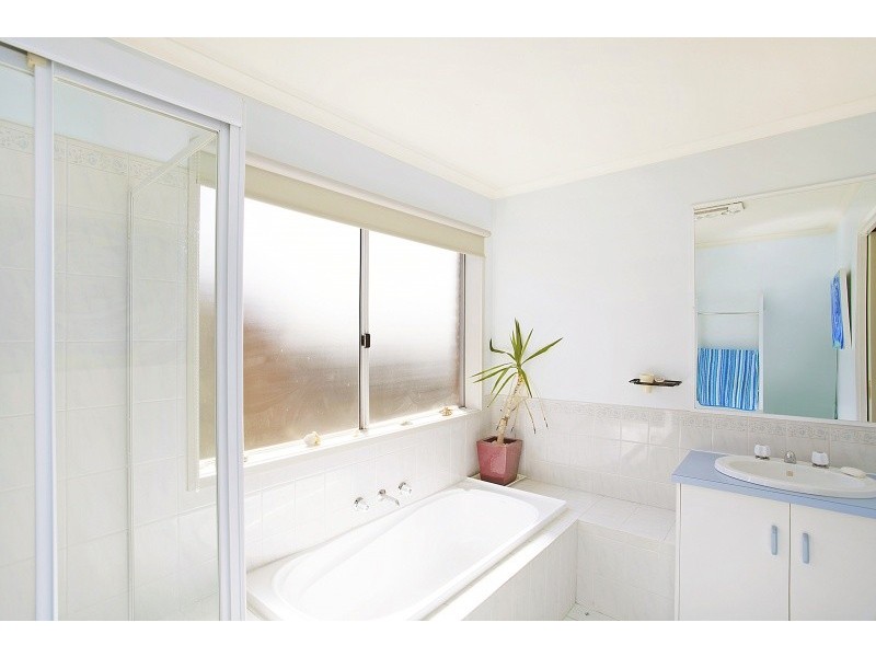 63 Kearney Drive, Aspendale Gardens VIC 3195