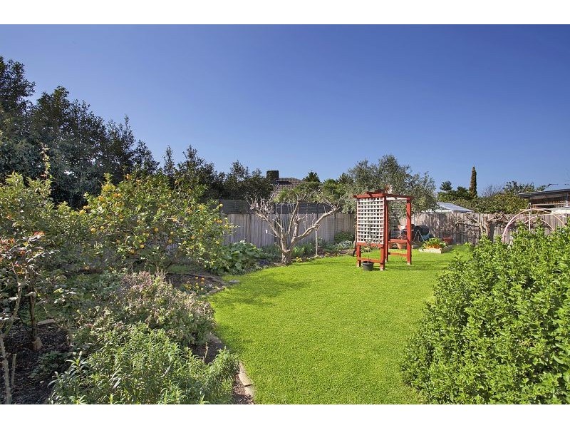 63 Kearney Drive, Aspendale Gardens VIC 3195