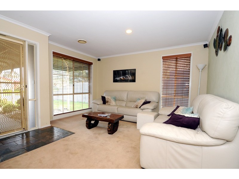 13 Wildoer Drive, Aspendale Gardens VIC 3195