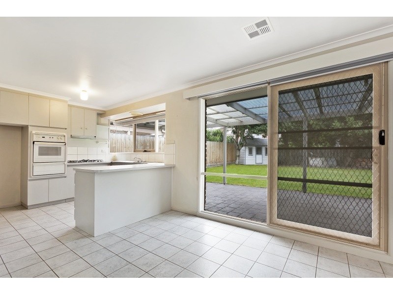 10 Llewellyn Avenue, Aspendale Gardens VIC 3195