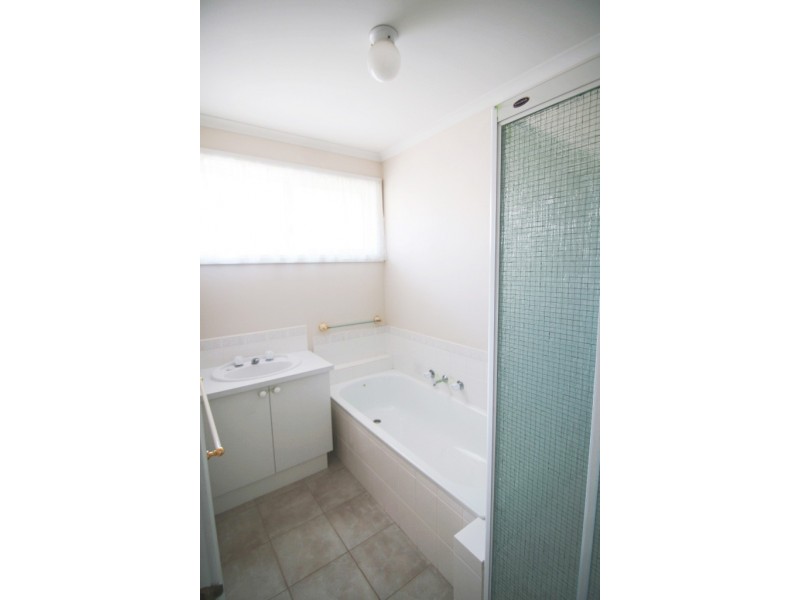 2 Keaton Way, Aspendale Gardens VIC 3195