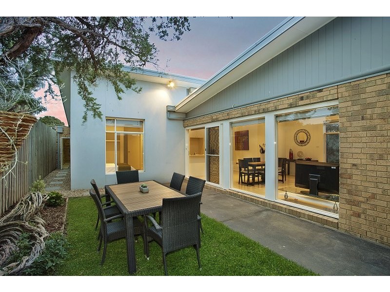 2/71 Berry Ave, Edithvale VIC 3196