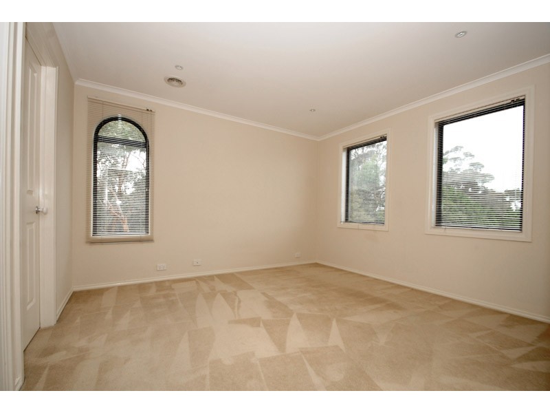 2 Soutar Place, Cheltenham VIC 3192