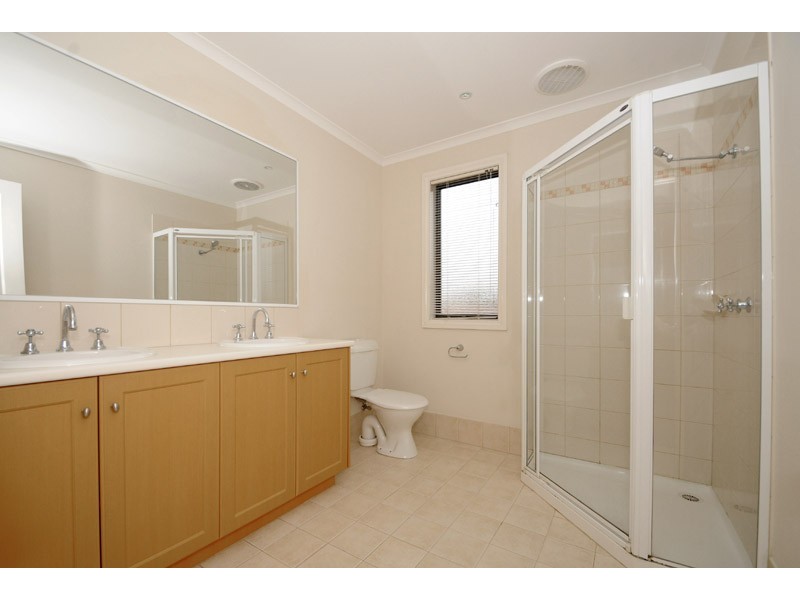 2 Soutar Place, Cheltenham VIC 3192