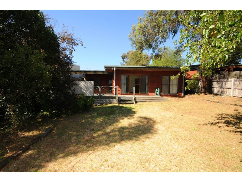 8 Clare Street, Parkdale VIC 3195