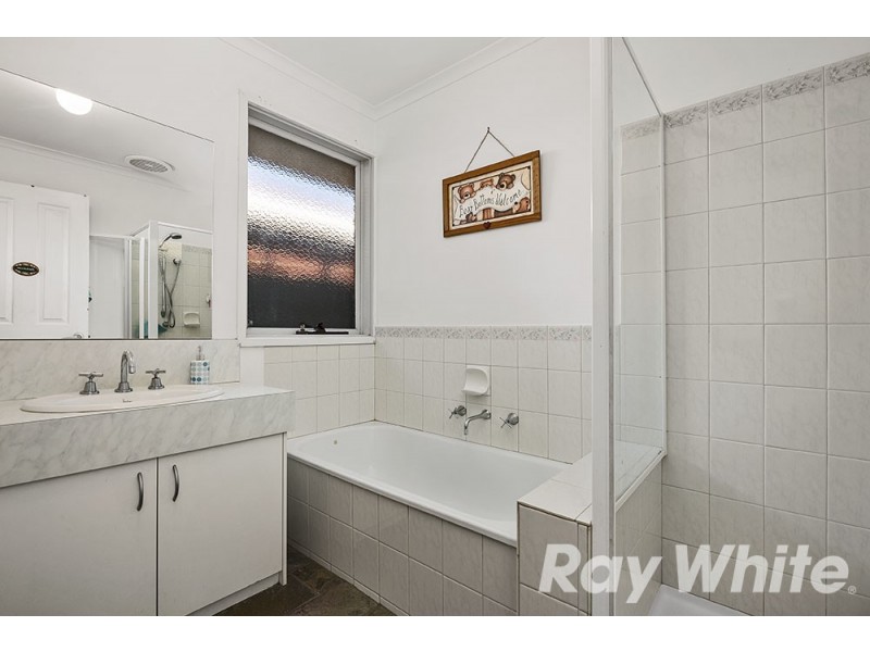 24 Jacqueline Drive, Aspendale Gardens VIC 3195