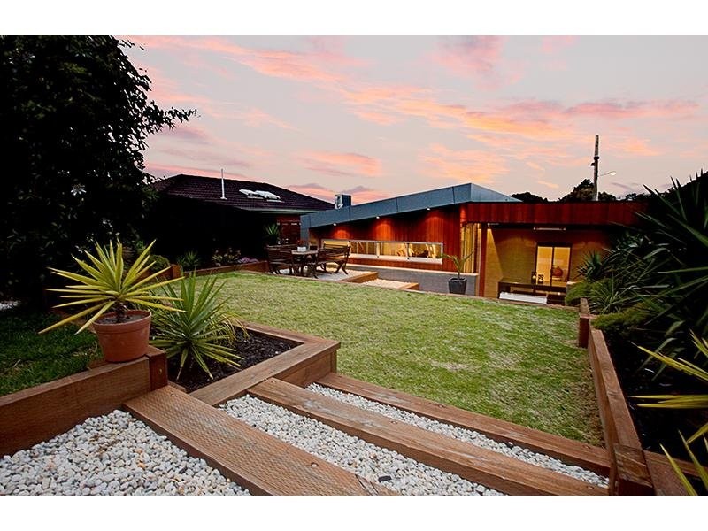 10 Little Colenso Street, Carrum VIC 3197