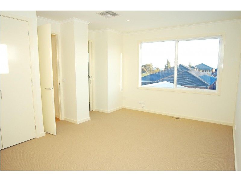 10 Bamber Close, Mordialloc VIC 3195