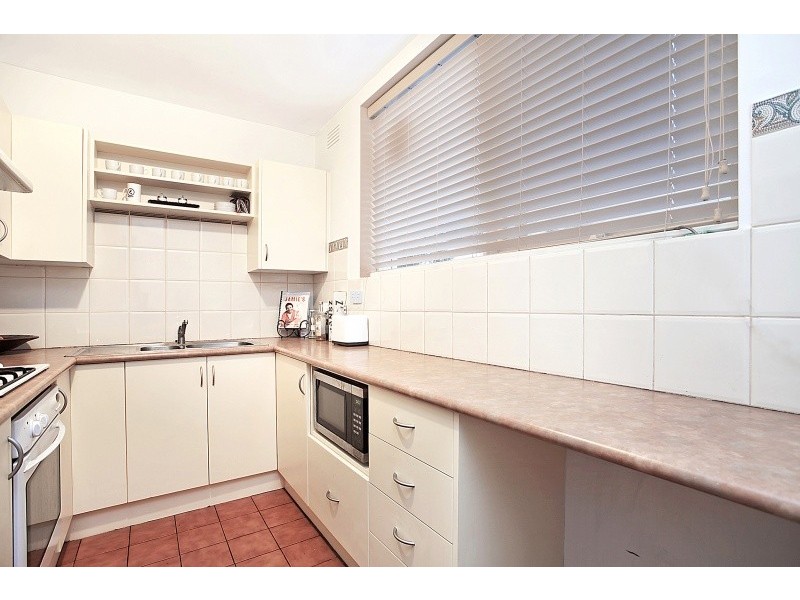 1/2 Thomson Rise, Parkdale VIC 3195