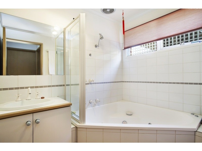 37 Nurten Parade, Aspendale Gardens VIC 3195