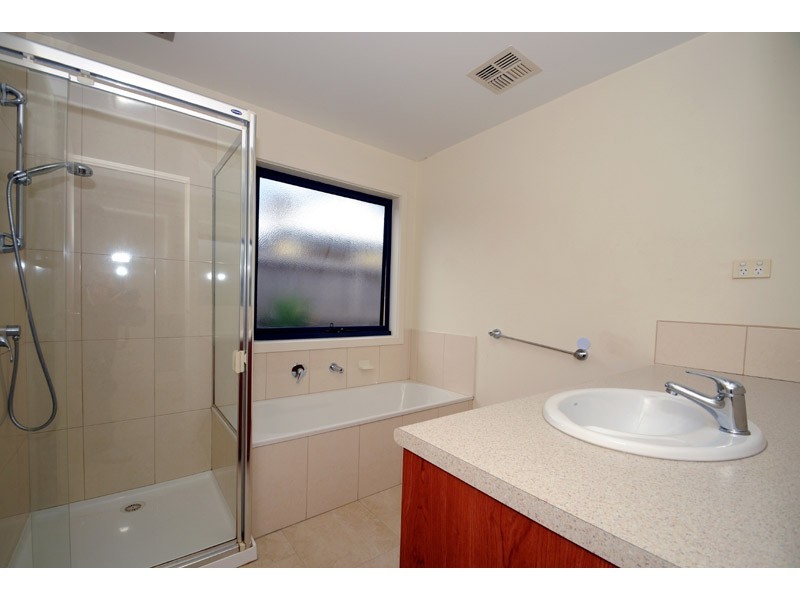 23 Waterside Drive, Waterways VIC 3195