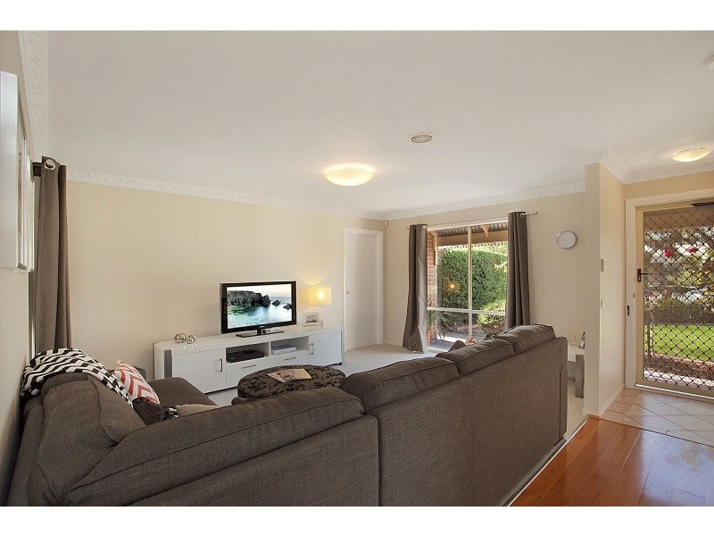 8 Monique Crt, Aspendale Gardens VIC 3195