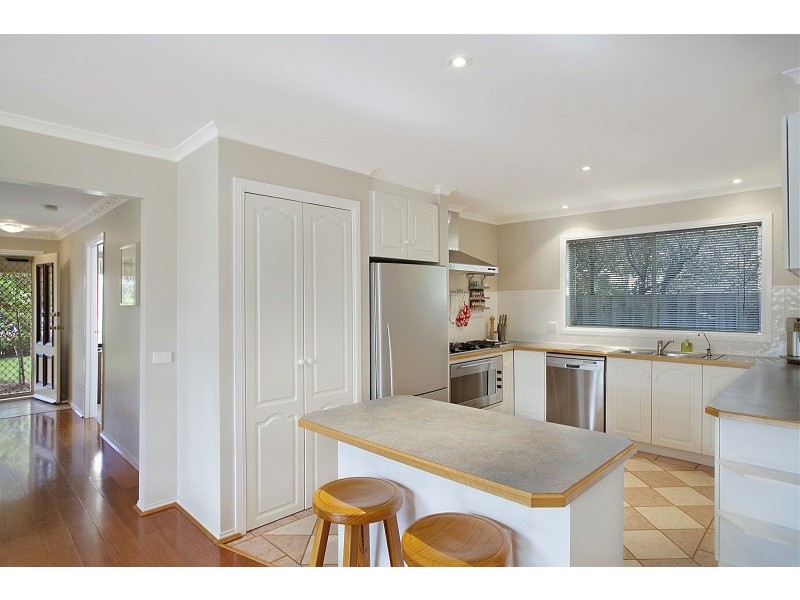 8 Monique Crt, Aspendale Gardens VIC 3195